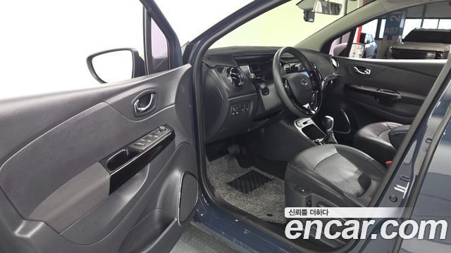 Renault Korea QM3 RE 2017 — фото 10