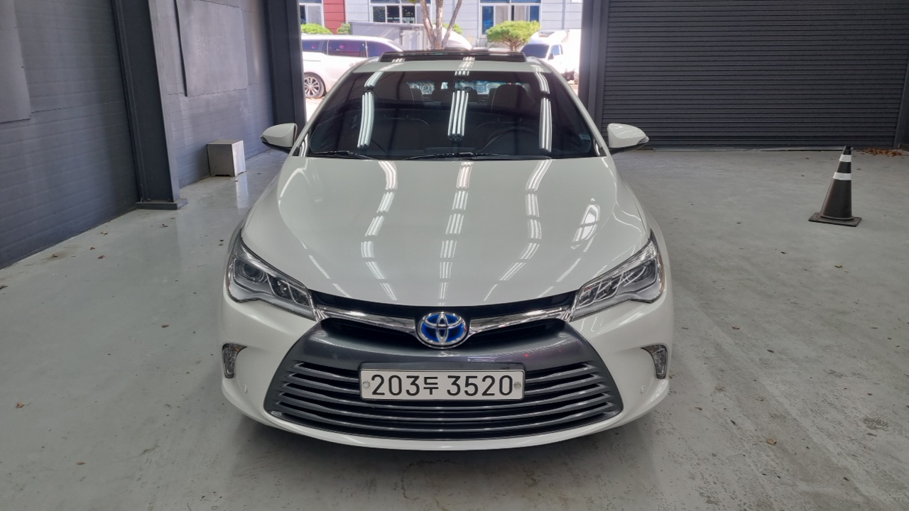 Toyota Camry Hybrid XLE 2016 — фото 3