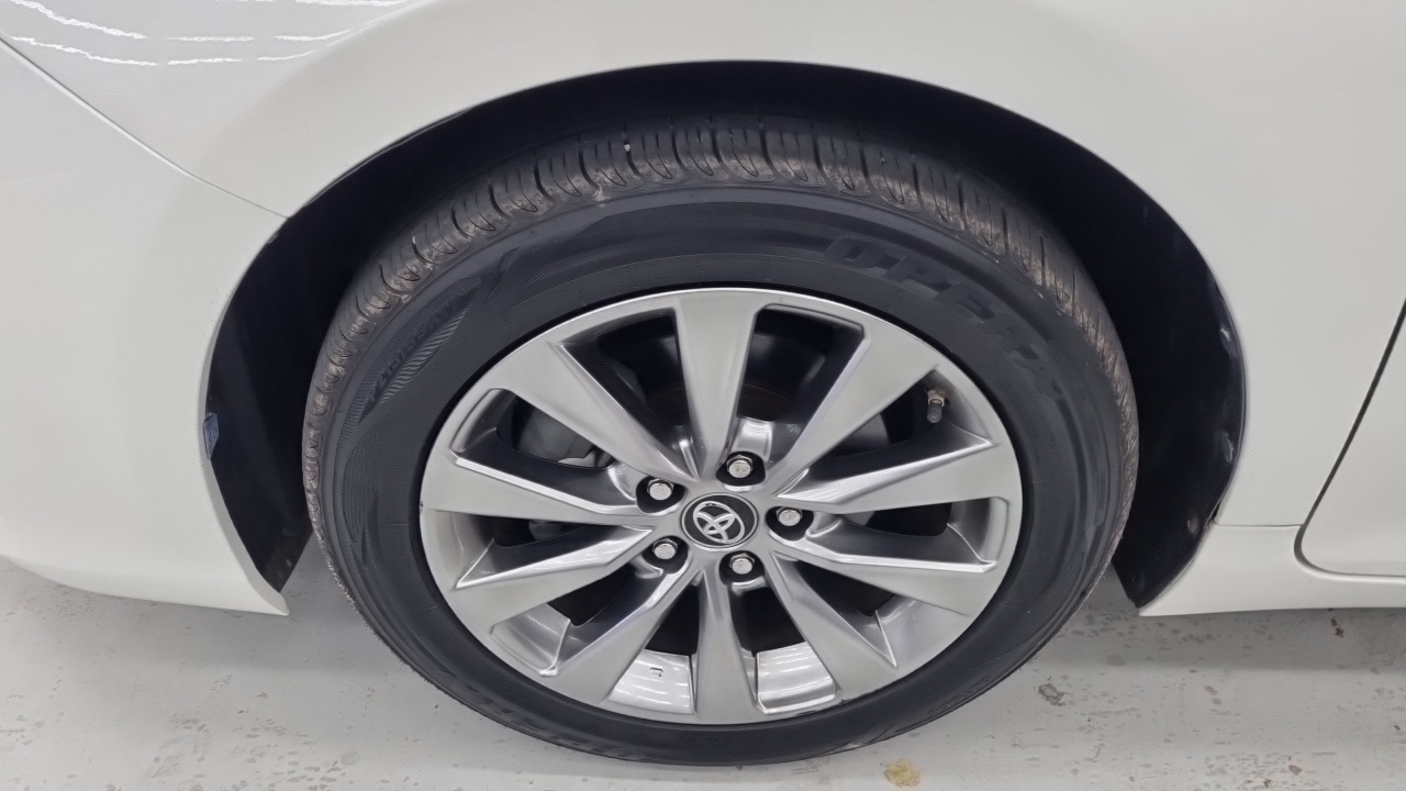 Toyota Camry Hybrid XLE 2016 — фото 5