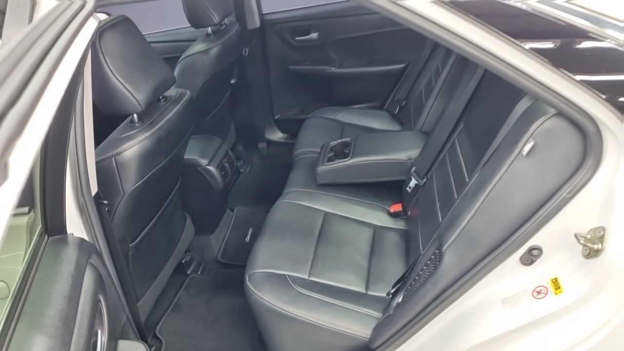Toyota Camry Hybrid XLE 2016 — фото 20