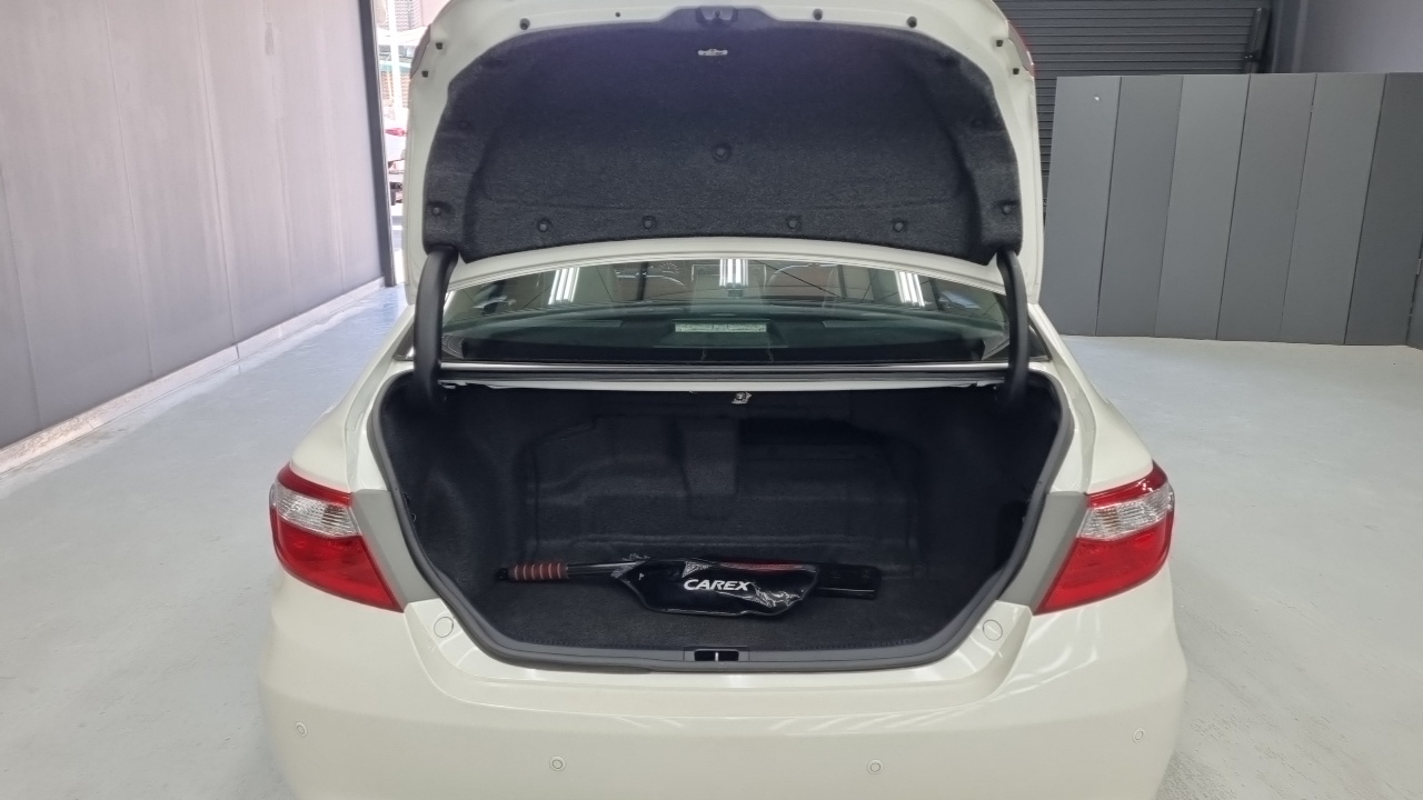 Toyota Camry Hybrid XLE 2016 — фото 22