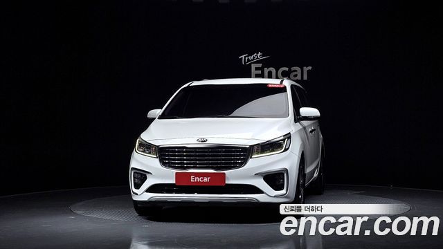 Kia Carnival 9-Seater Prstige 2019 — фото 3