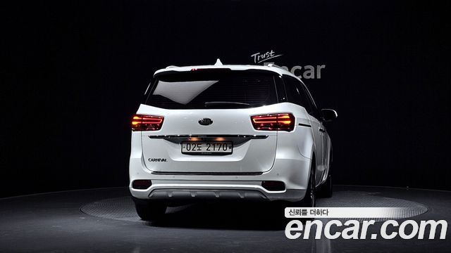 Kia Carnival 9-Seater Prstige 2019 — фото 4
