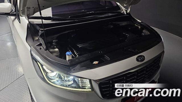 Kia Carnival 9-Seater Prstige 2019 — фото 6