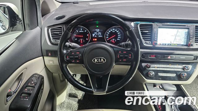 Kia Carnival 9-Seater Prstige 2019 — фото 13