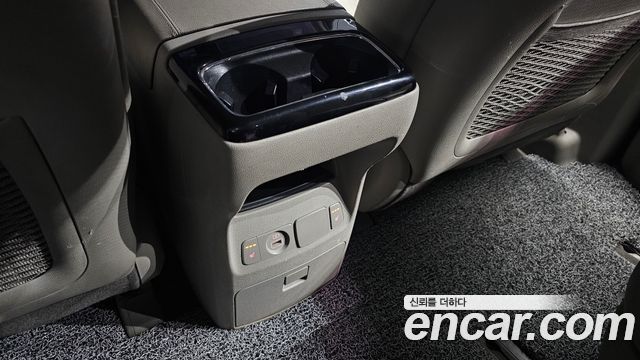 Kia Carnival 9-Seater Prstige 2019 — фото 19