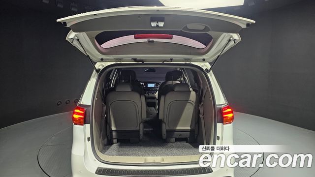 Kia Carnival 9-Seater Prstige 2019 — фото 20