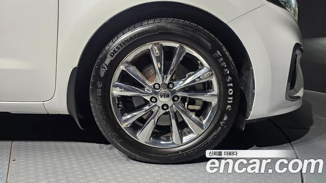 Kia Carnival 9-Seater Prstige 2019 — фото 21