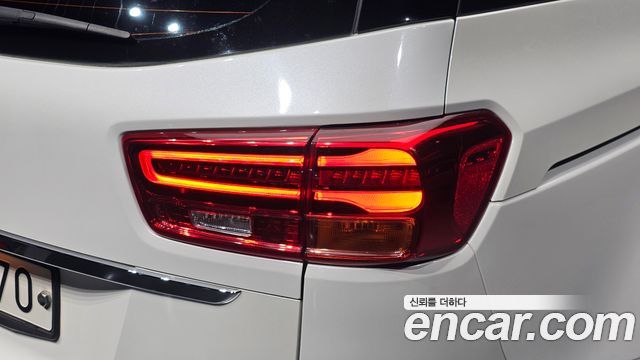 Kia Carnival 9-Seater Prstige 2019 — фото 23