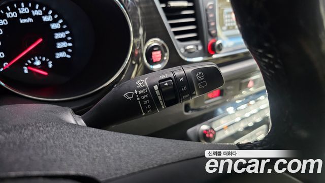 Kia Carnival 9-Seater Prstige 2019 — фото 30