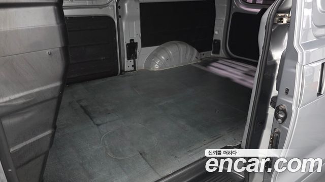 Hyundai Grand Starex Van 3-Seater Smart 2019 — фото 11