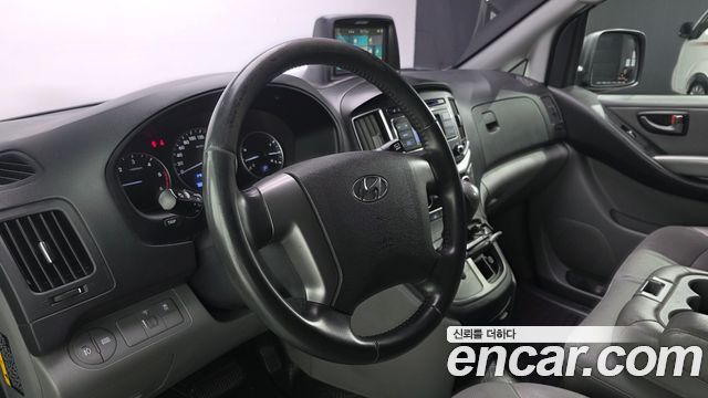 Hyundai Grand Starex Van 3-Seater Smart 2019 — фото 13