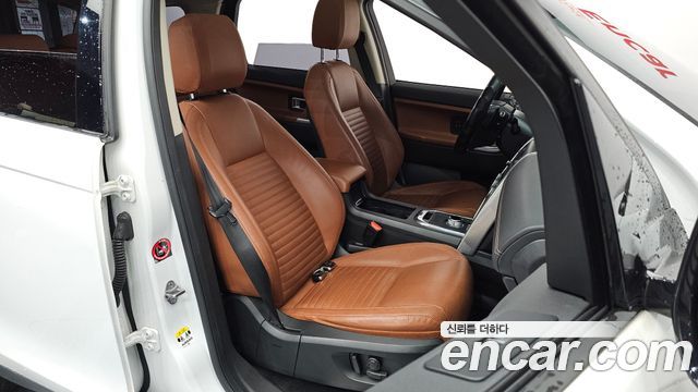 Land Rover Discovery Sport 2.0 TD4 HSE Luxury 2016 — фото 10