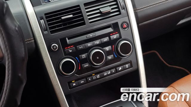 Land Rover Discovery Sport 2.0 TD4 HSE Luxury 2016 — фото 18