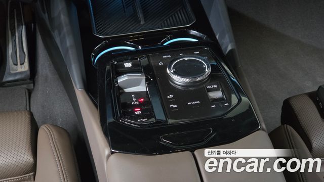BMW 5 Series (G60) 520i Special Edition 2025 — фото 9