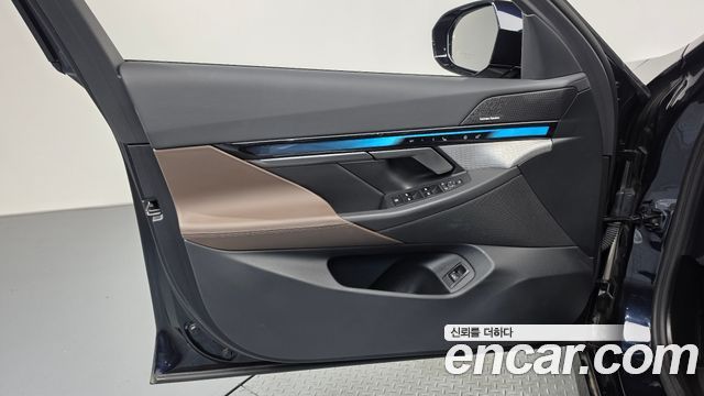 BMW 5 Series (G60) 520i Special Edition 2025 — фото 30