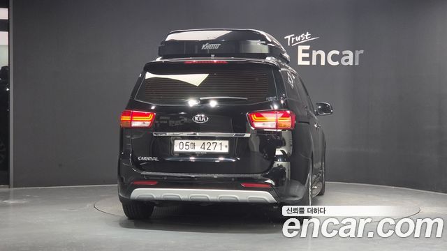 Kia Carnival 9-seater Luxury 2018 — фото 4