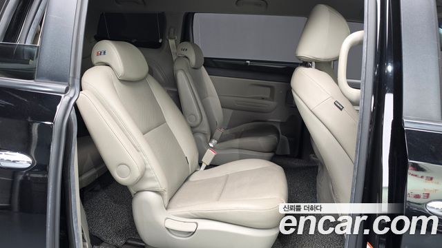 Kia Carnival 9-seater Luxury 2018 — фото 11