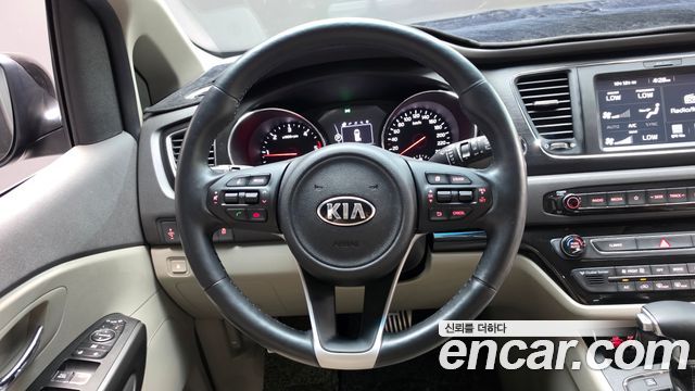 Kia Carnival 9-seater Luxury 2018 — фото 12