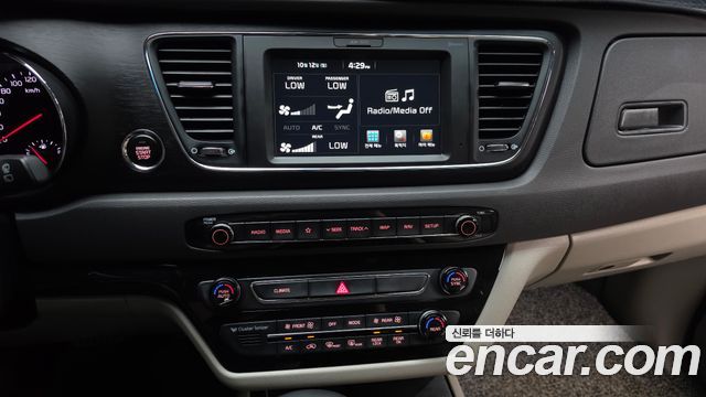 Kia Carnival 9-seater Luxury 2018 — фото 13