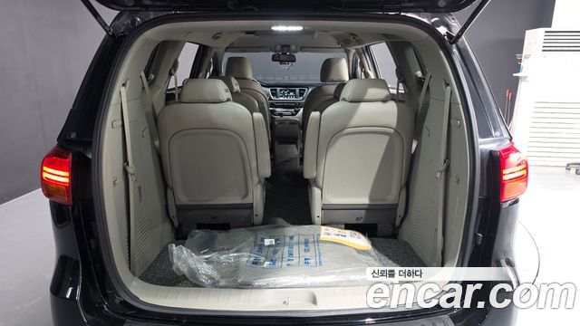 Kia Carnival 9-seater Luxury 2018 — фото 20