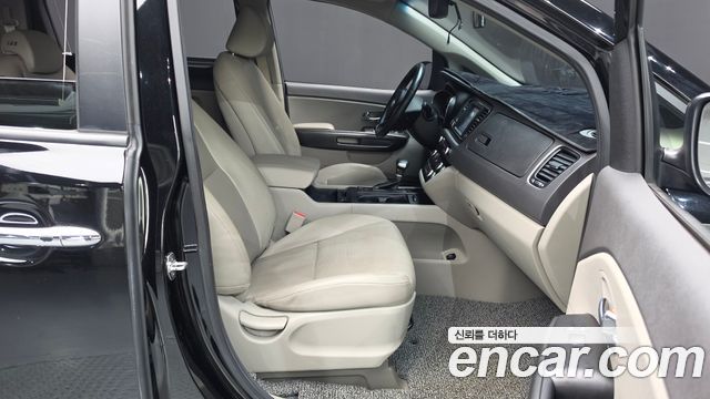 Kia Carnival 9-seater Luxury 2018 — фото 26