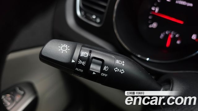 Kia Carnival 9-seater Luxury 2018 — фото 27