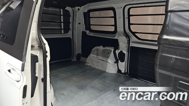 Hyundai Staria Cargo 3-Seater Modern 2023 — фото 11