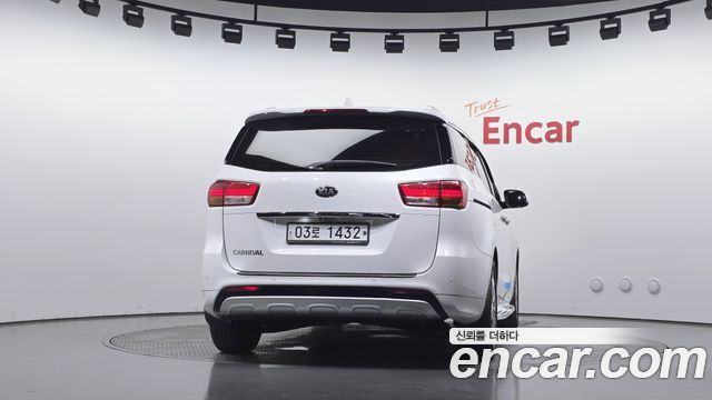 Kia Carnival 9-seater Prestige 2018 — фото 4