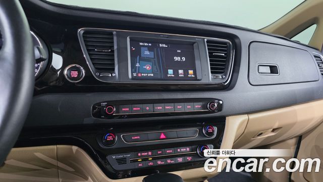 Kia Carnival 9-seater Prestige 2018 — фото 12