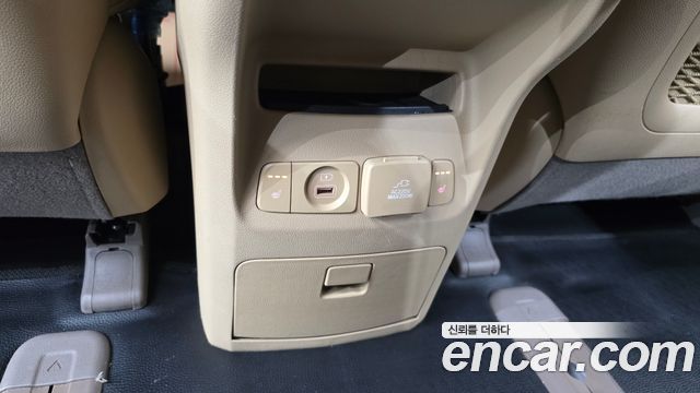 Kia Carnival 9-seater Prestige 2018 — фото 15