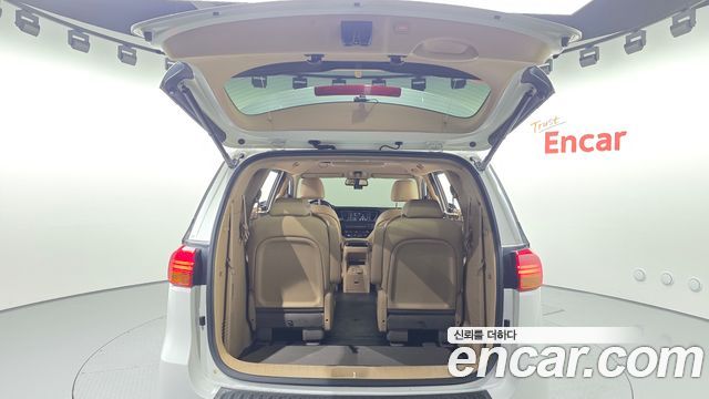 Kia Carnival 9-seater Prestige 2018 — фото 17