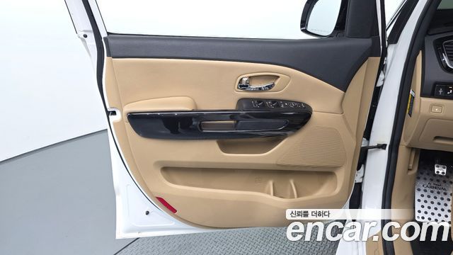 Kia Carnival 9-seater Prestige 2018 — фото 24