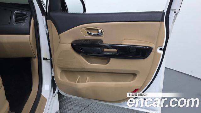 Kia Carnival 9-seater Prestige 2018 — фото 25