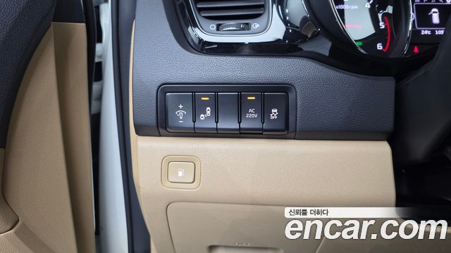 Kia Carnival 9-seater Prestige 2018 — фото 28