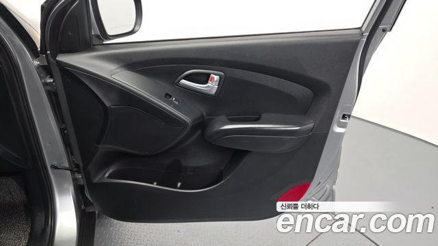 Hyundai Tucson ix Diesel(e-VGT) 2WD Smart 2015 — фото 24