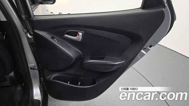 Hyundai Tucson ix Diesel(e-VGT) 2WD Smart 2015 — фото 25