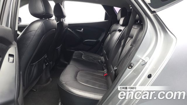 Hyundai Tucson ix Diesel(e-VGT) 2WD Smart 2015 — фото 26