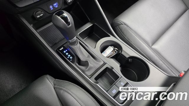 Hyundai Tucson Diesel 2.0 2WD Style 2016 — фото 9