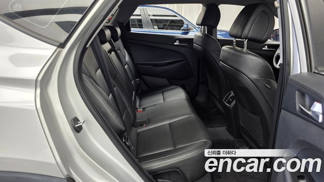 Hyundai Tucson Diesel 2.0 2WD Style 2016 — фото 12