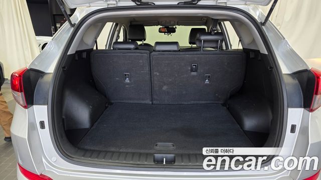 Hyundai Tucson Diesel 2.0 2WD Style 2016 — фото 20