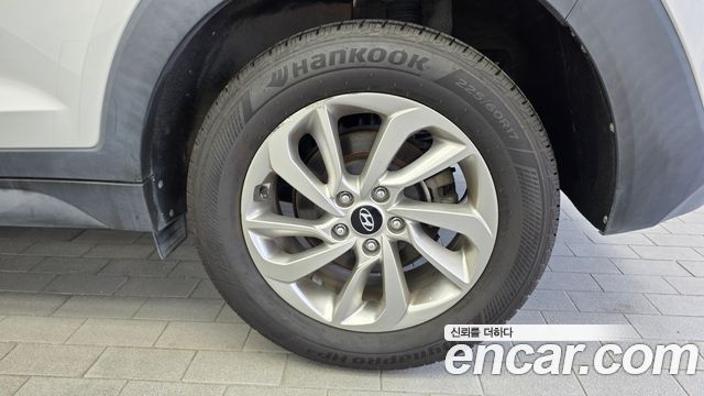 Hyundai Tucson Diesel 2.0 2WD Style 2016 — фото 21