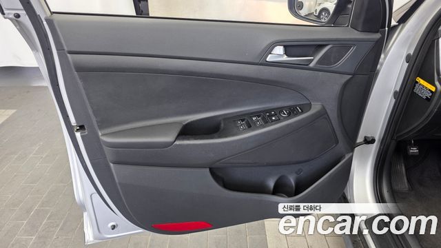 Hyundai Tucson Diesel 2.0 2WD Style 2016 — фото 24