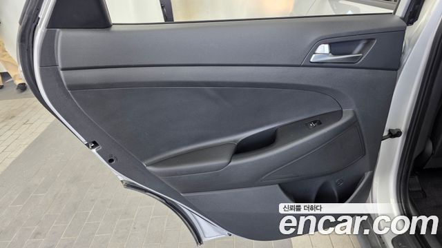 Hyundai Tucson Diesel 2.0 2WD Style 2016 — фото 25
