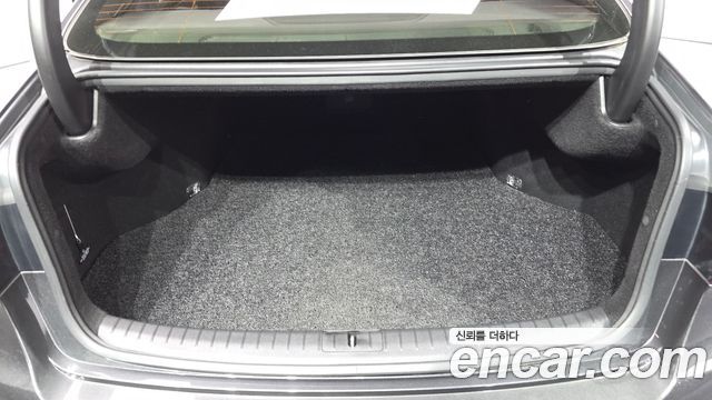 Genesis G80 3.3 GDI AWD Luxury 2019 — фото 18