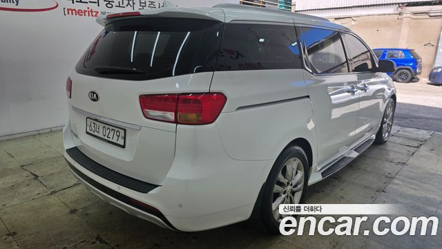 Kia Carnival 9-seater Prestige 2016 — фото 4
