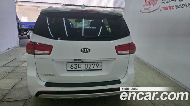 Kia Carnival 9-seater Prestige 2016 — фото 5