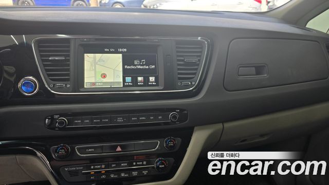 Kia Carnival 9-seater Prestige 2016 — фото 10