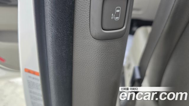 Kia Carnival 9-seater Prestige 2016 — фото 20