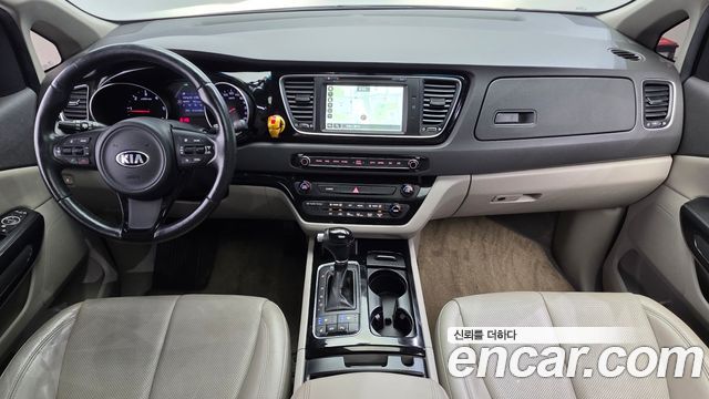 Kia Carnival 9-seater Noblesse 2015 — фото 7